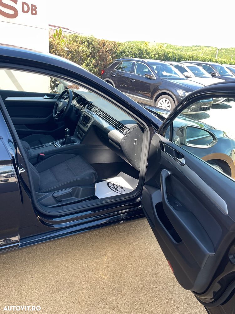 Volkswagen Passat 2.0 TDI SCR Comfortline - 24