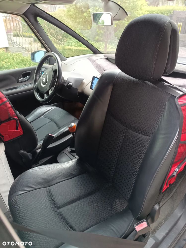 Renault Espace 1.9 dCi Dynamique - 29