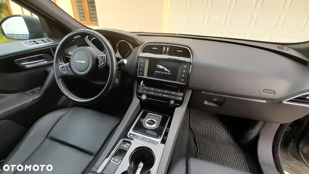 Jaguar F-Pace 35t AWD Prestige - 8