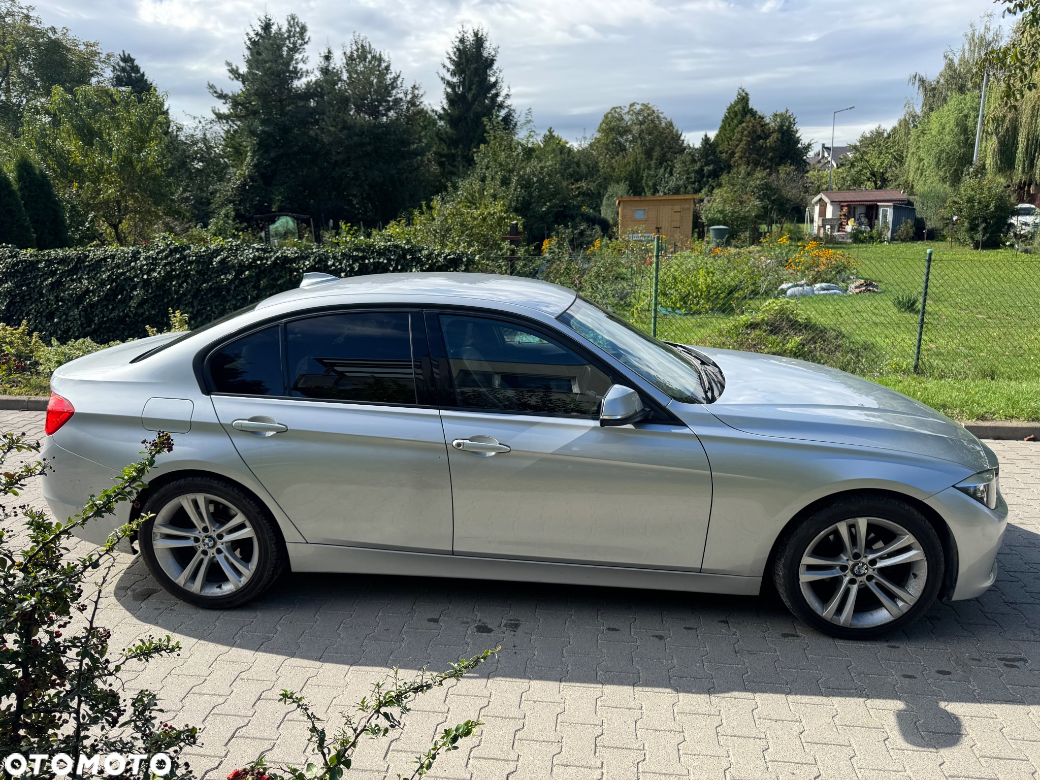 BMW Seria 3 318d Sport Line - 2