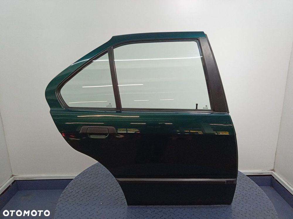 BMW 3 E36 SEDAN DRZWI TYŁ PRAWE TYLNE 275 - 1