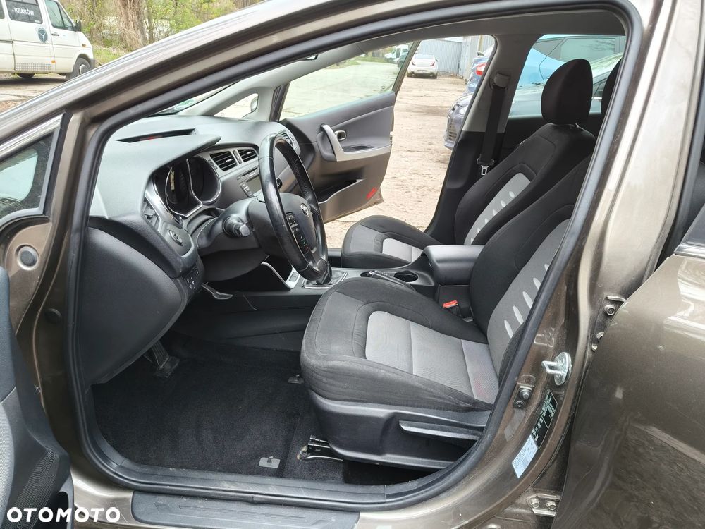 Kia Ceed - 30
