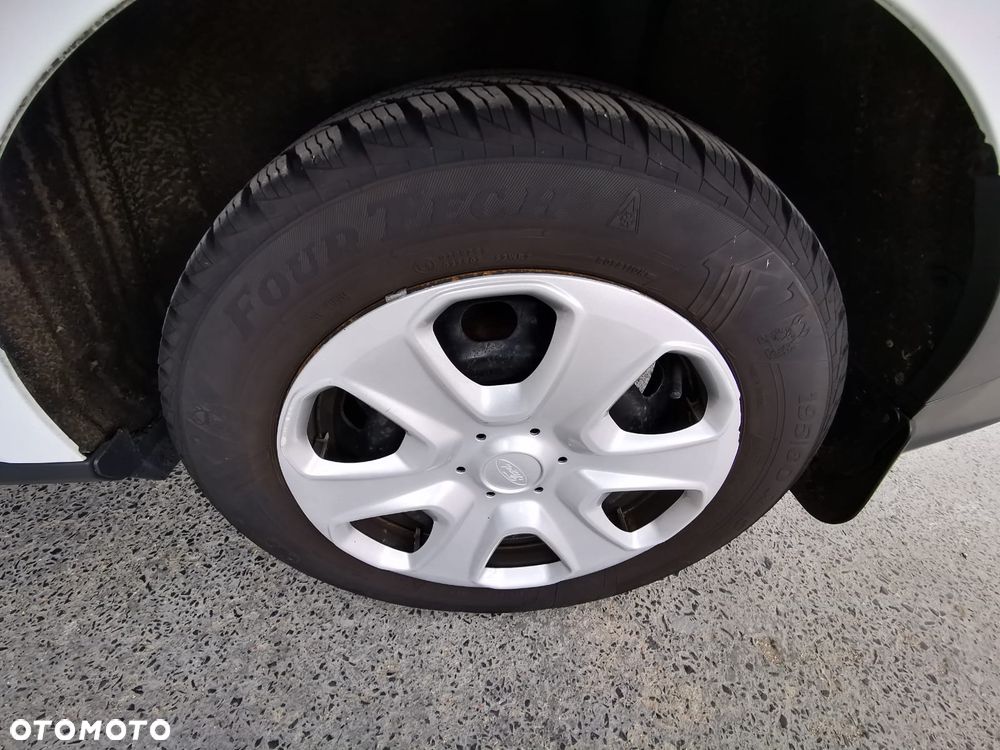 Ford Transit Courier - 30