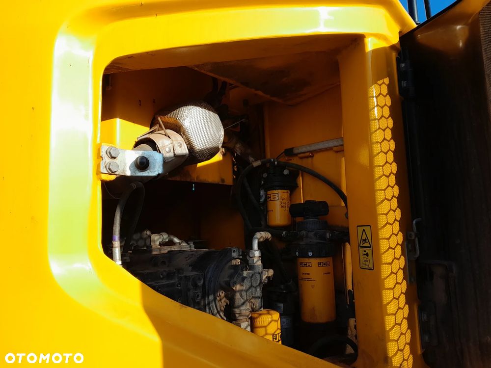 JCB 245XR - 18
