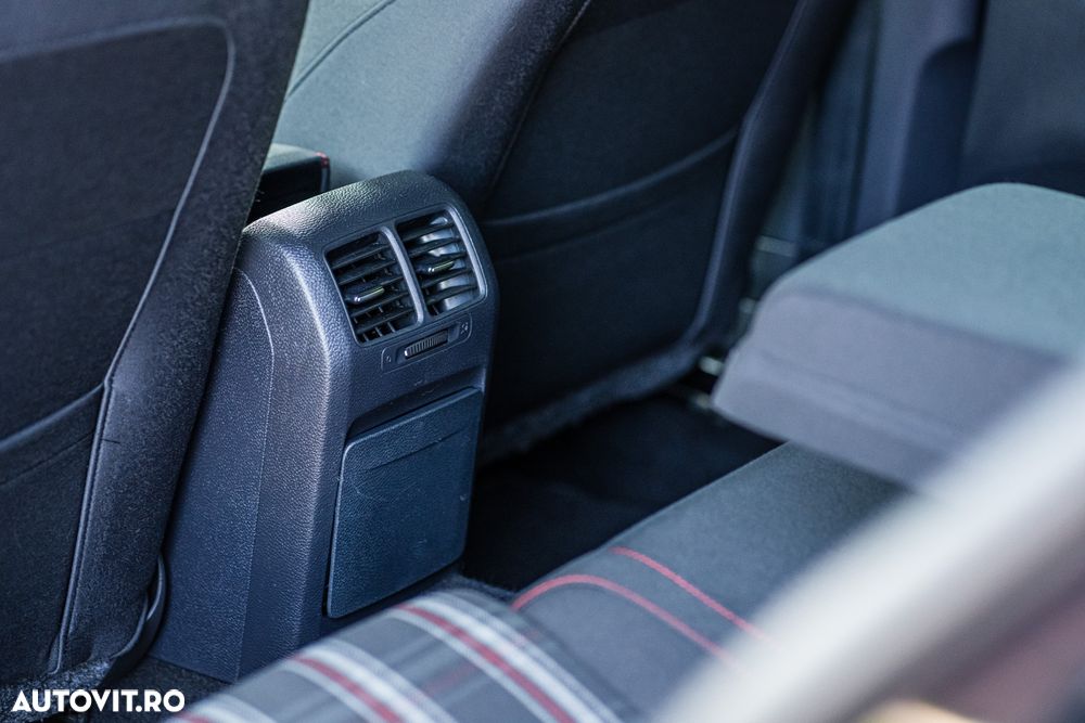 Volkswagen Golf 2.0 GTI - 27