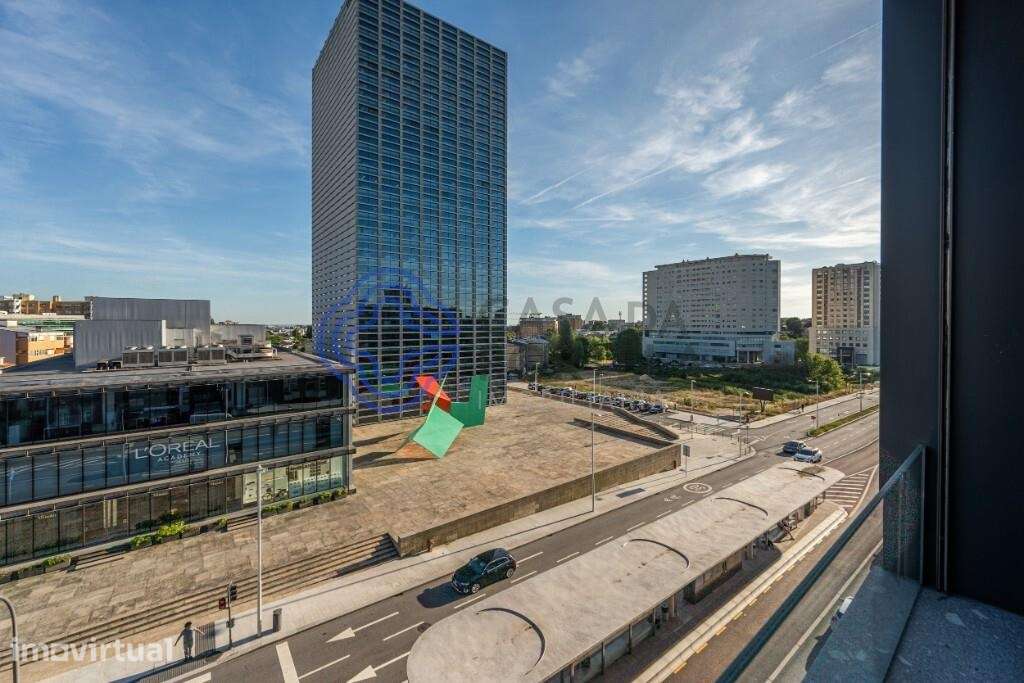 Arrendamento de T2 com garagem e varanda, na Avenida da Boavista - Foz - Grande imagem: 5/18