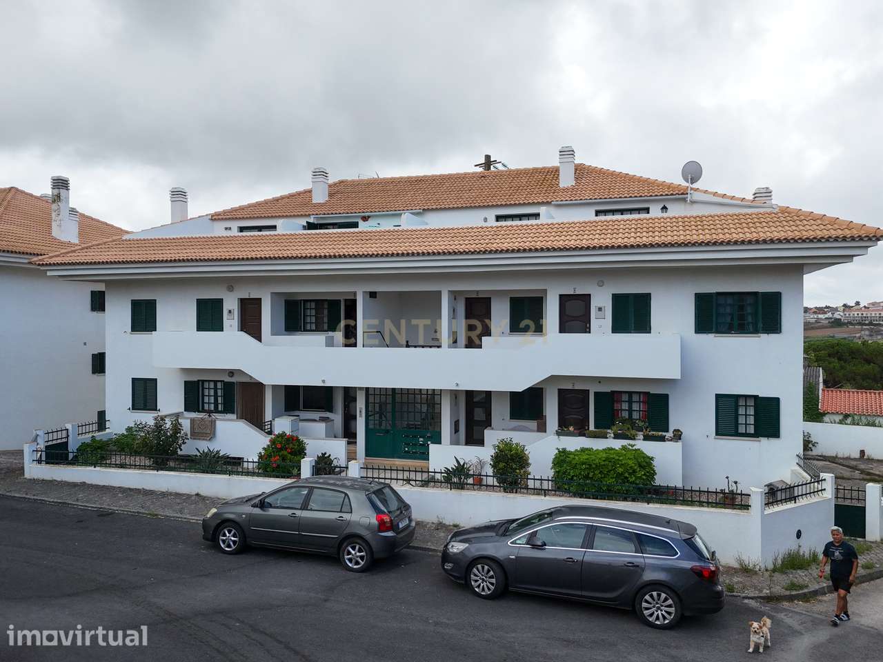 Duplex T2+2 em Lourinhã com Terraço e Proximidade à Praia - Grande imagem: 2/40