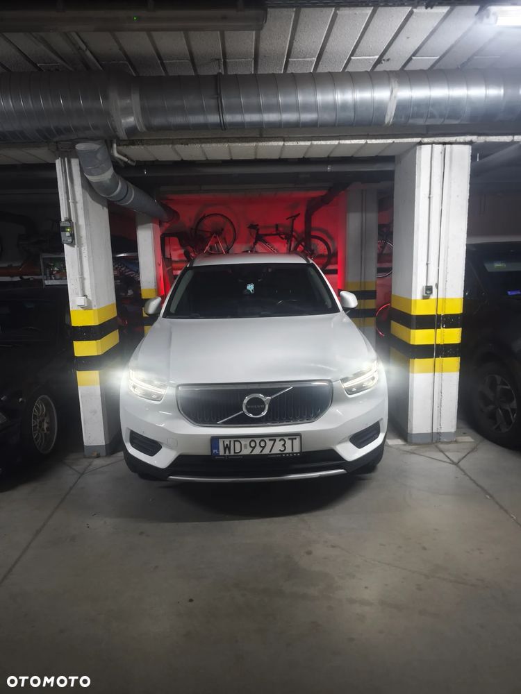 Volvo XC 40 T3 Momentum Pro - 24