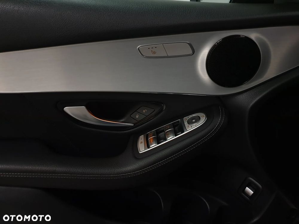 Mercedes-Benz GLC 300 de 4Matic 9G-TRONIC AMG Line Plus - 7