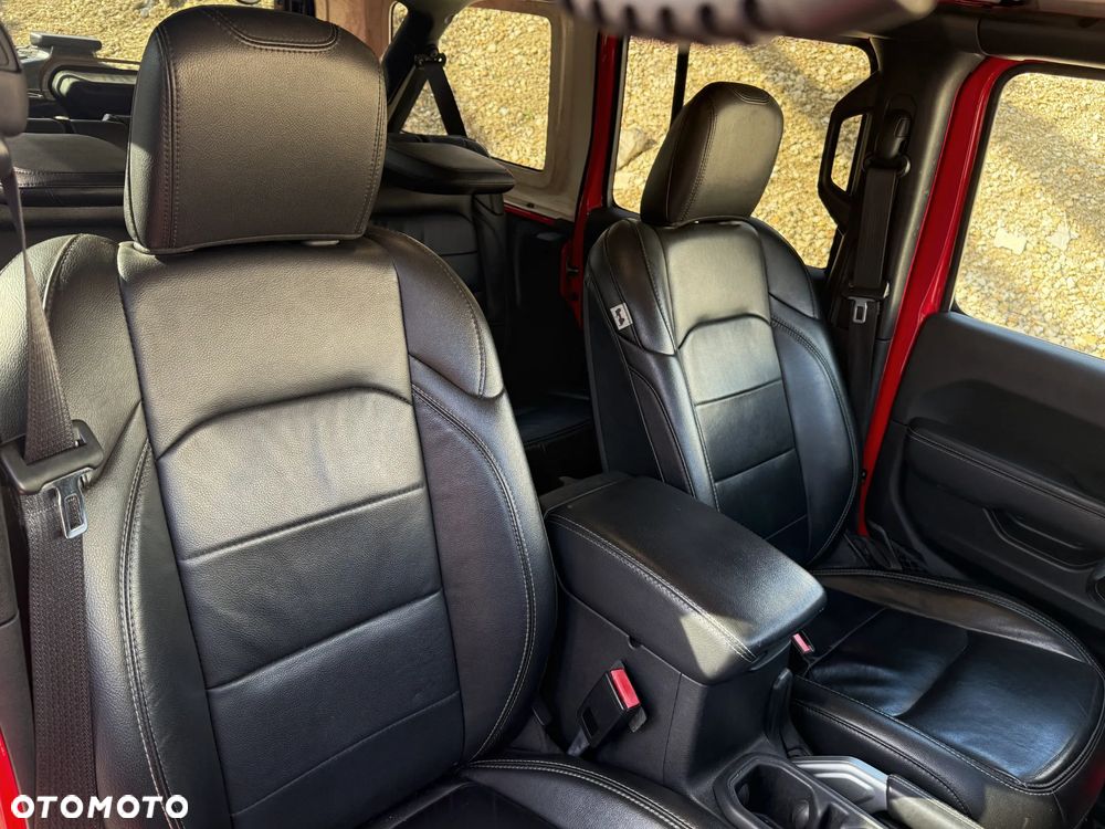 Jeep Wrangler - 12