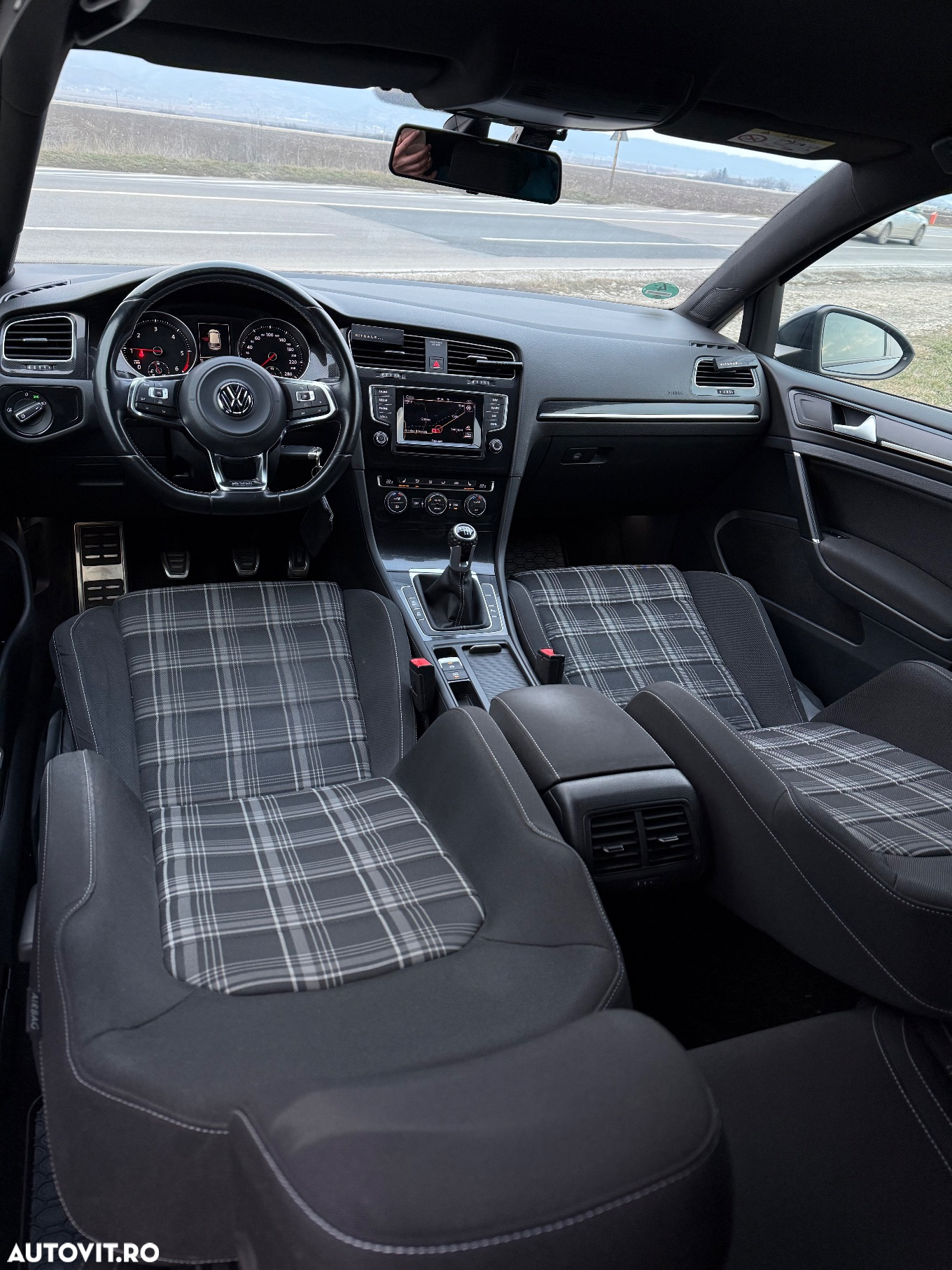 Volkswagen Golf 2.0 TDI GTD - 10
