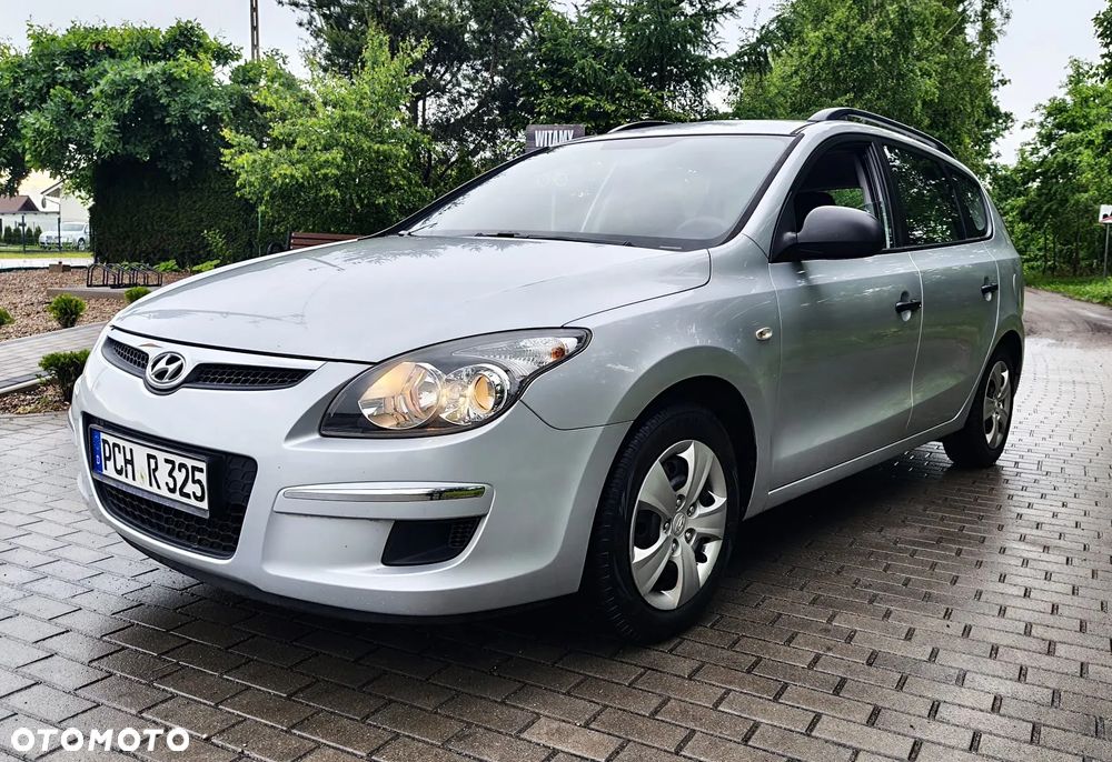 Hyundai i30 1.4 Base + - 6