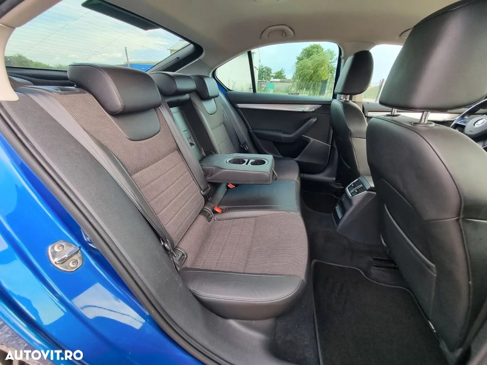 Skoda Octavia 2.0 TDI Sport Edition - 23