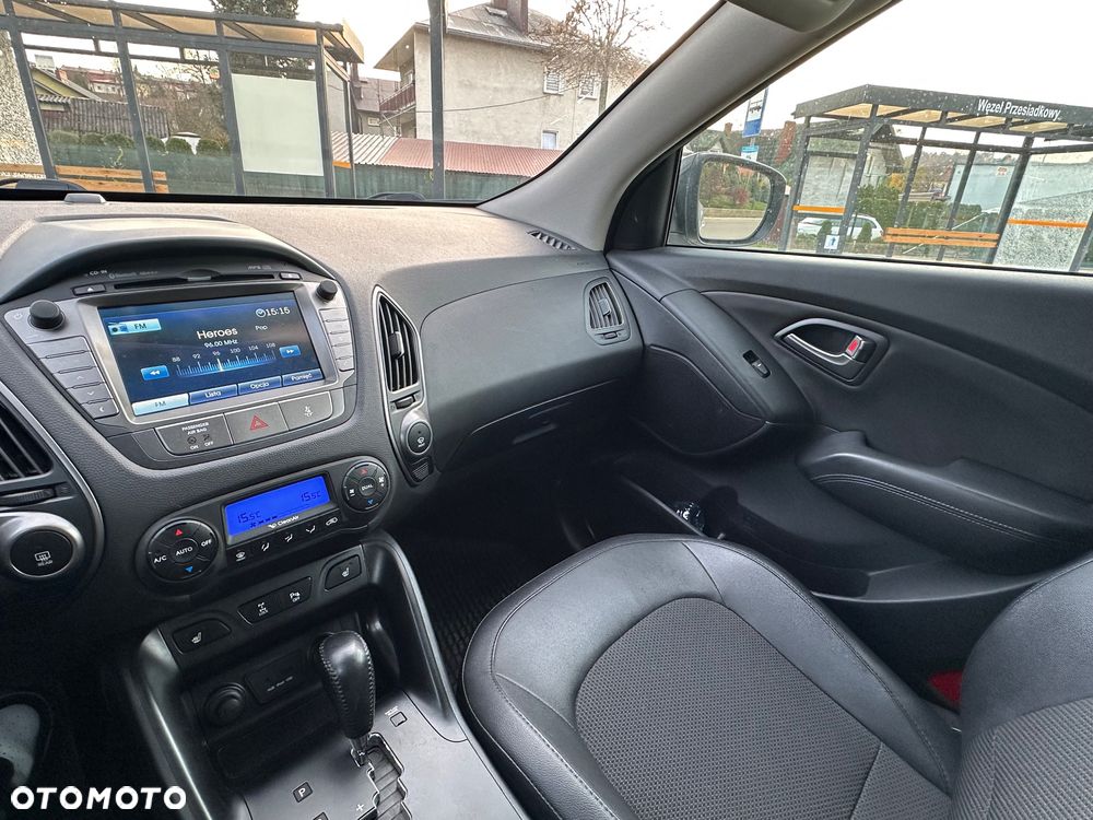 Hyundai ix35 2.0 CRDi 4WD Automatik Fifa World Cup Gold Edition - 13