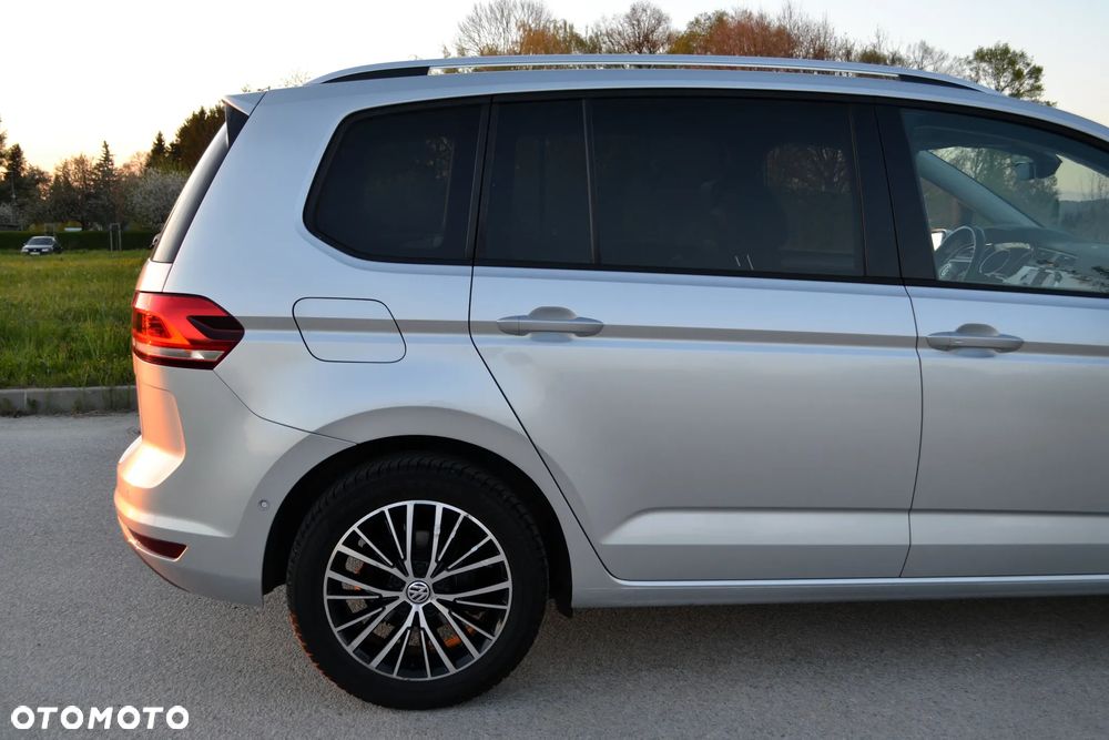 Volkswagen Touran - 8
