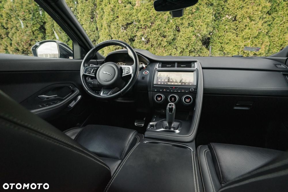 Jaguar E-Pace - 17