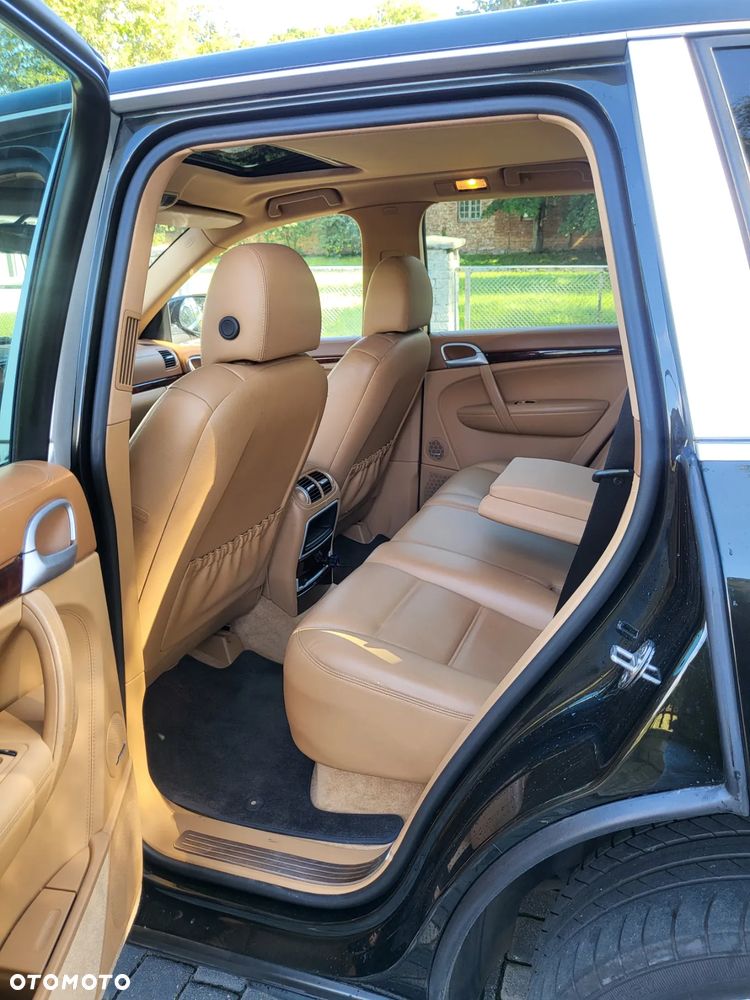 Porsche Cayenne - 15