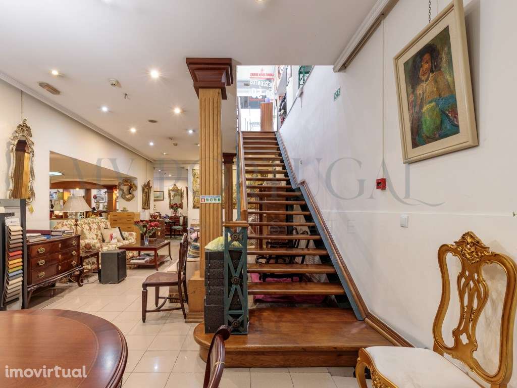 Oportunidade Única! Espaçosa Loja de Gaveto com 270m² na Prestigiad... - Grande imagem: 2/26