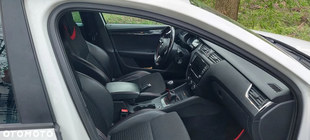 Skoda Octavia 2.0 TSI RS - 3