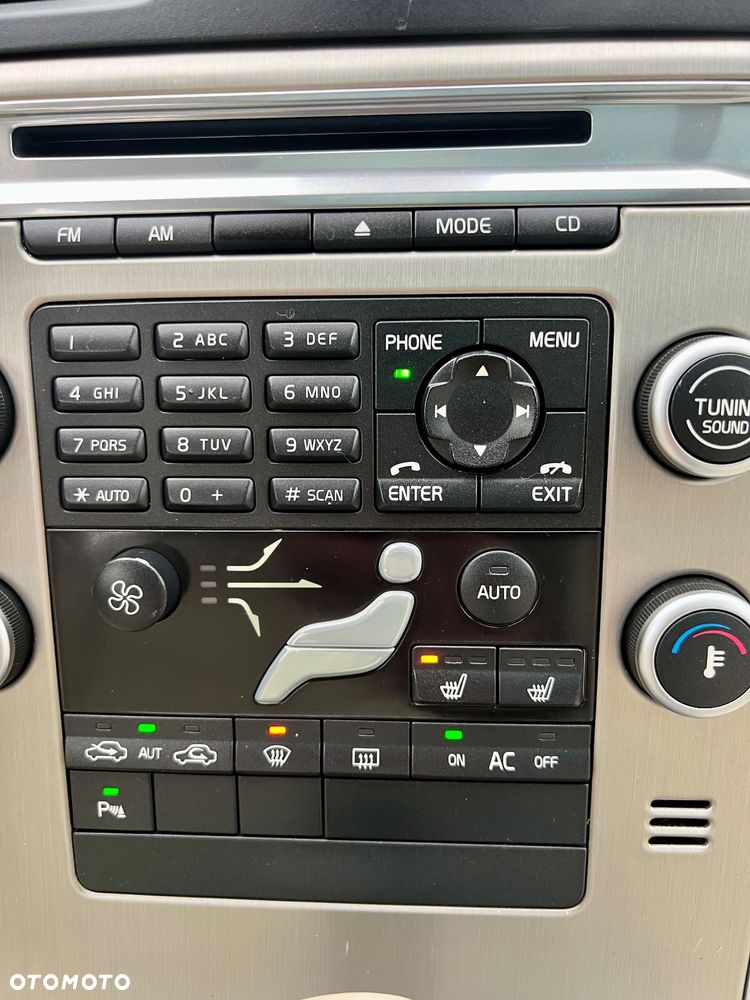 Volvo XC 60 2.4D Momentum - 25