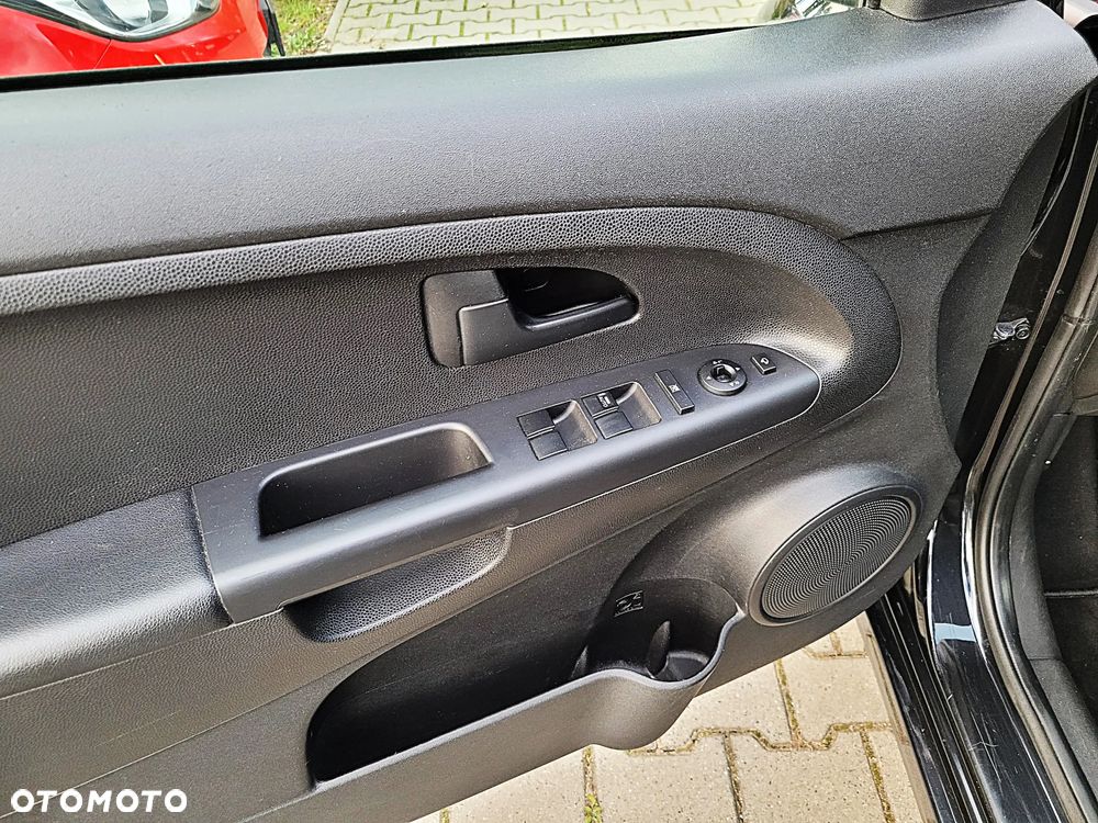 Kia Venga 1.4 CVVT Fifa World Cup Edition - 8