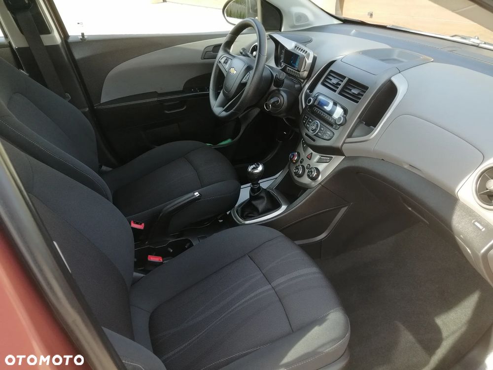 Chevrolet Aveo 1.4 LT+ - 29