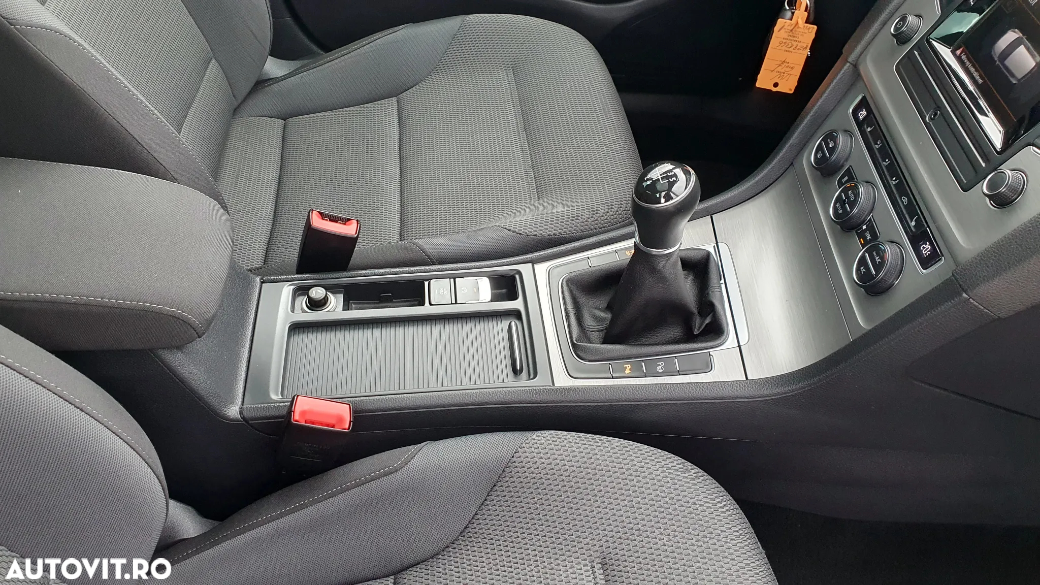 Volkswagen Golf 1.2 TSI BMT Comfortline - 19