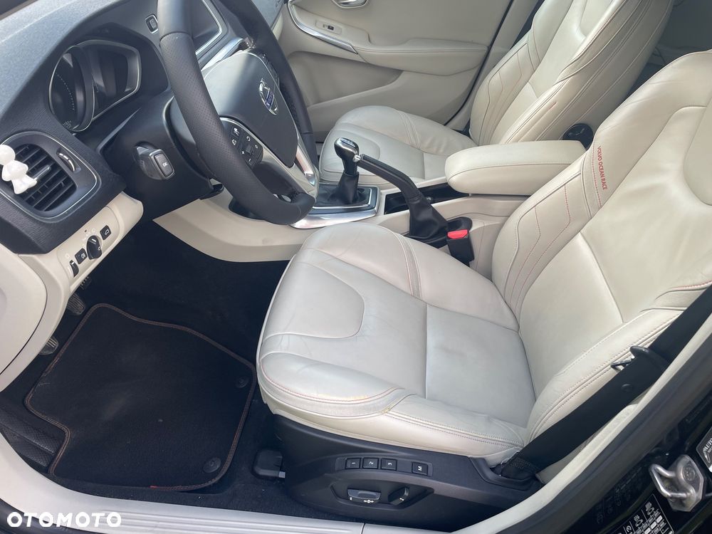 Volvo V40 D4 Drive-E Ocean Race - 25
