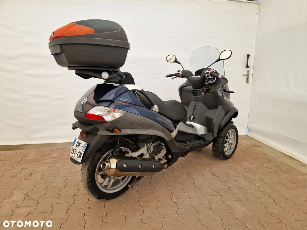 Piaggio MP-3 - 9