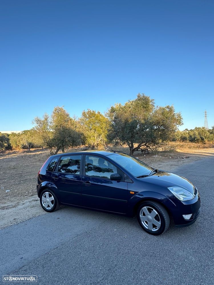 Ford Fiesta 1.25 Ghia - 17