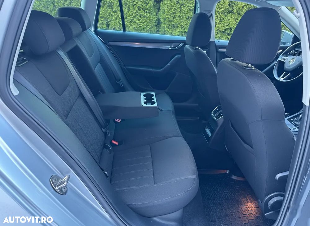 Skoda Octavia 2.0 TDI DSG Ambition - 12