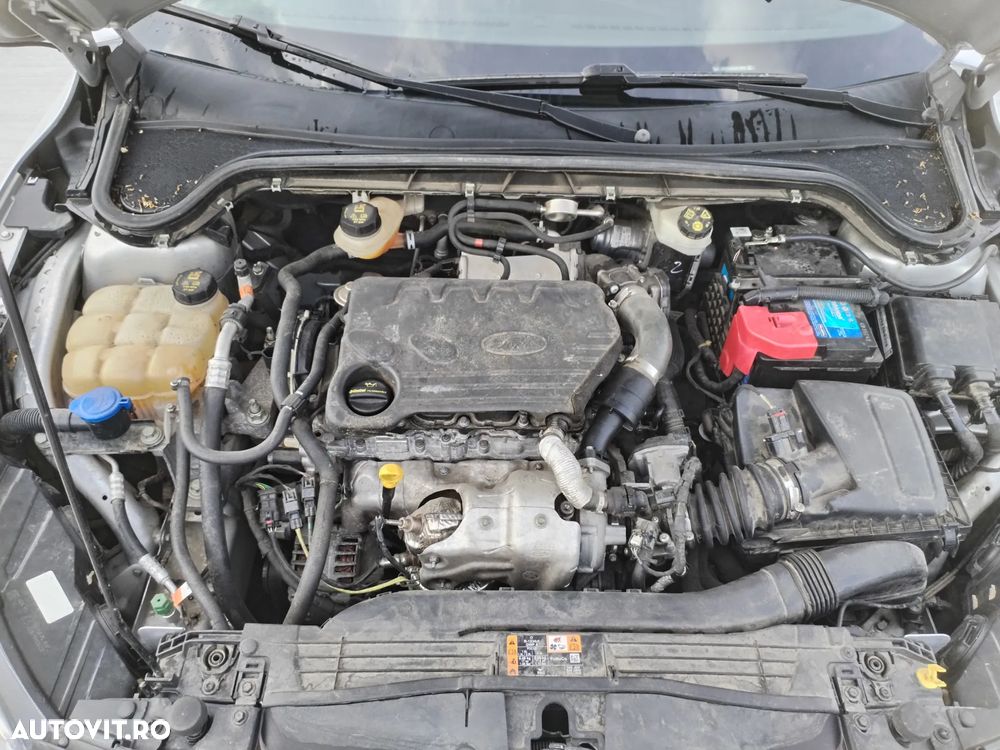 Ford Focus 1.5 TDCi Powershift Titanium - 9