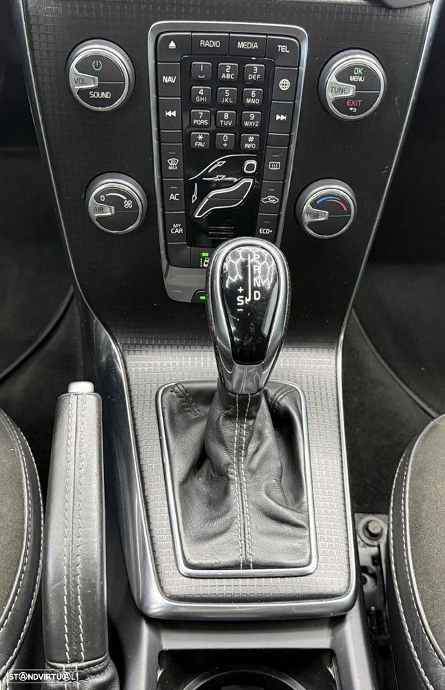 Volvo V40 2.0 D2 R-Design Momentum Geartronic - 28