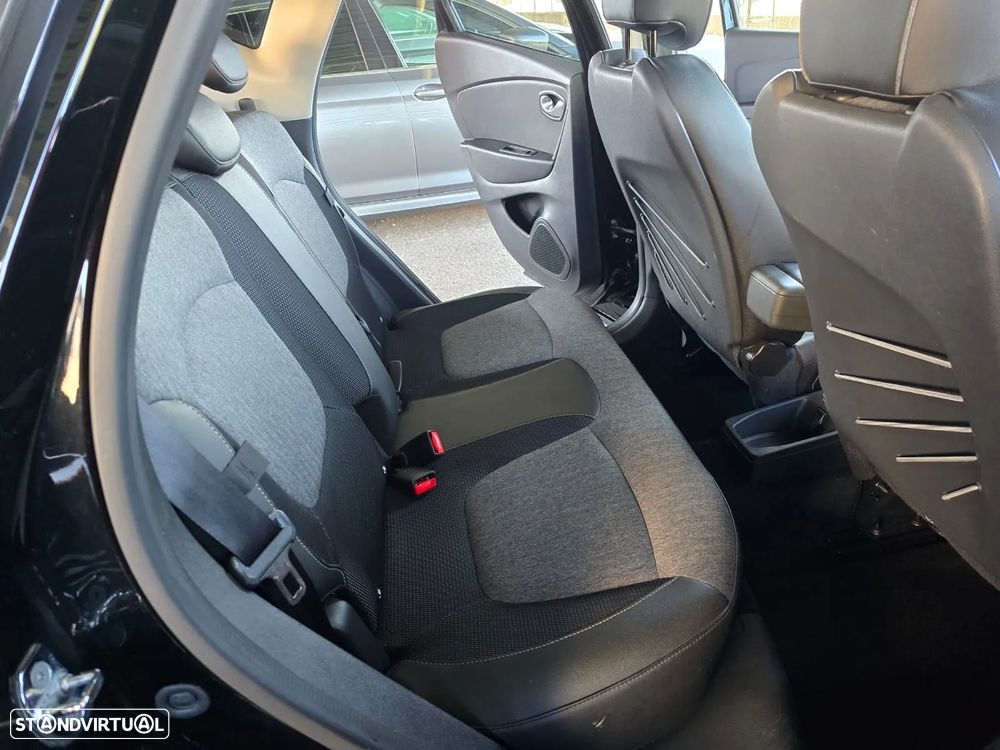 Renault Captur 1.3 TCe Exclusive - 26