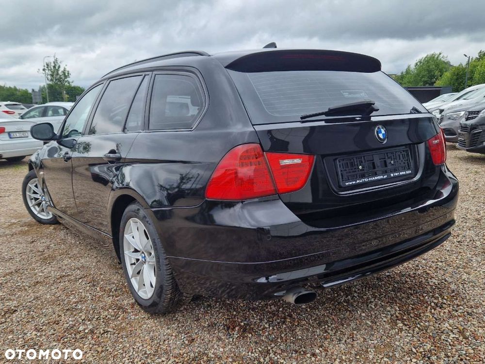BMW Seria 3 318d Touring - 22