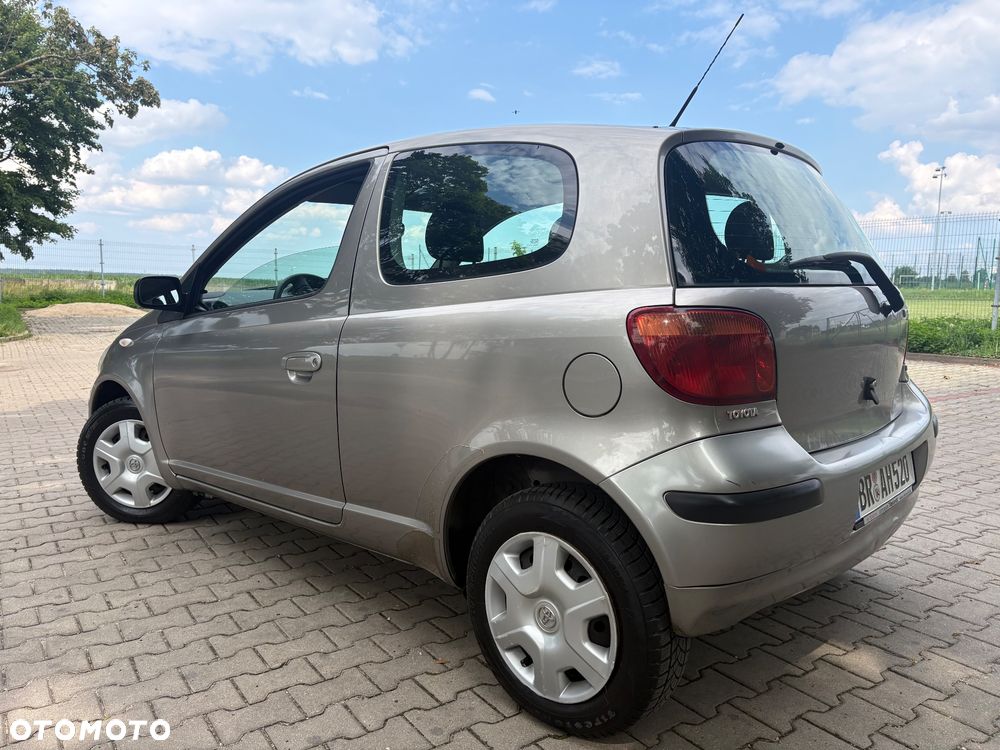 Toyota Yaris 1.0 - 16