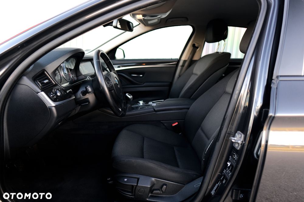 BMW Seria 5 520d - 22