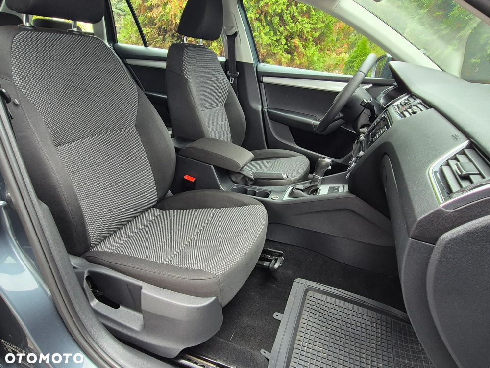 Skoda Octavia 1.6 TDI Edition DSG - 32