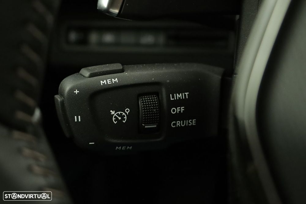 Peugeot 3008 1.2 Hybrid Allure e-DCS6 - 15