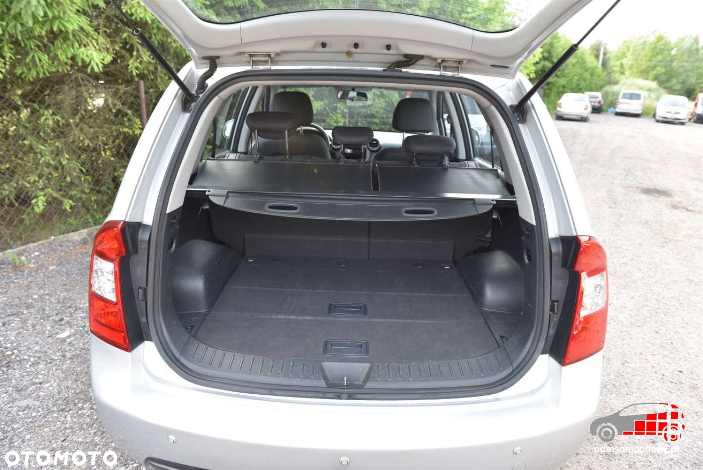 Kia Carens - 16