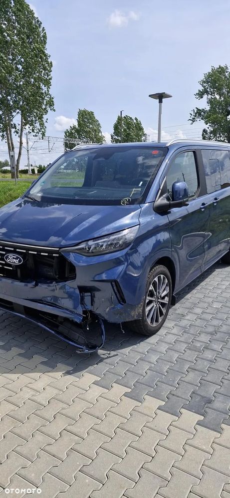 Ford Tourneo Custom - 41