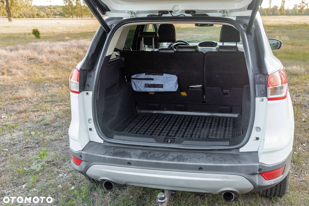 Ford Kuga 1.6 EcoBoost 2x4 Titanium - 12