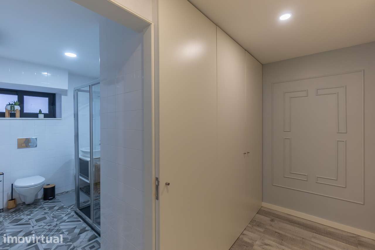 BOLHÃO | 66 M² | REMODELADO | CONFIGURADO COMO HABITAÇÃO - Grande imagem: 3/22
