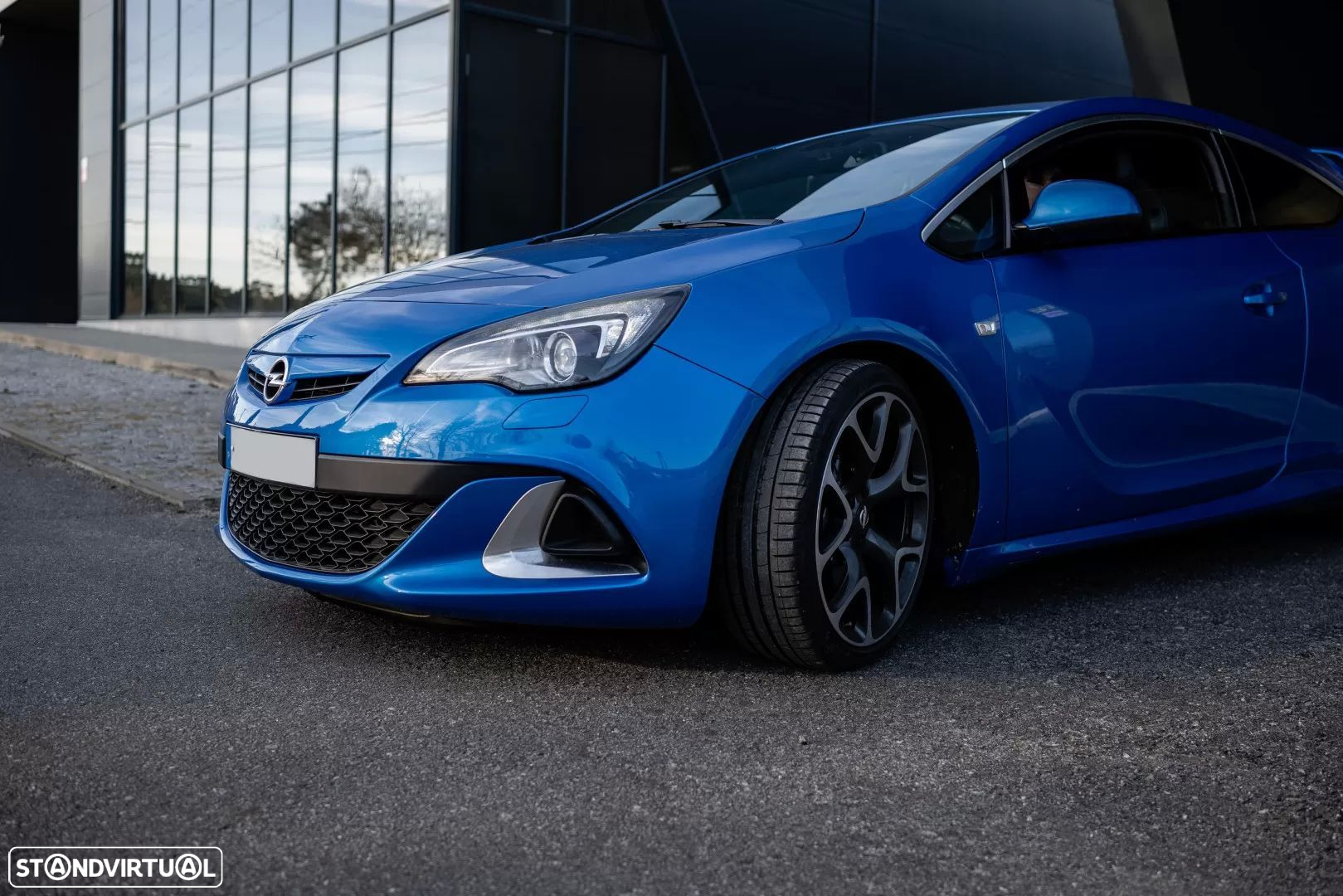Opel Astra GTC OPC 2.0 T - 11