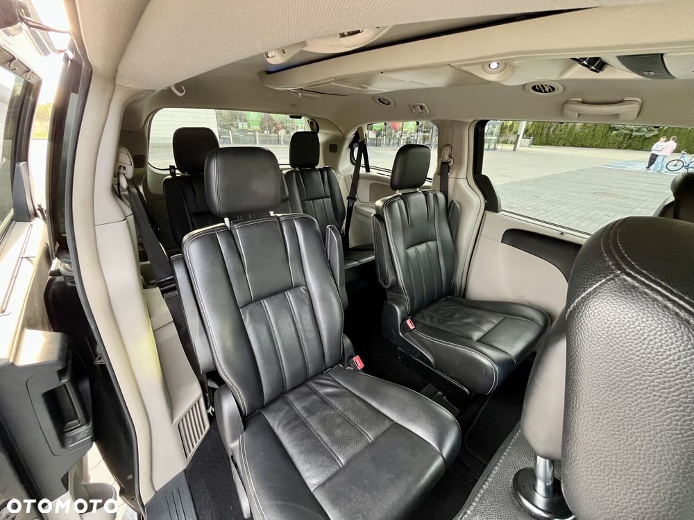 Chrysler Town & Country 3.6 Limited - 7