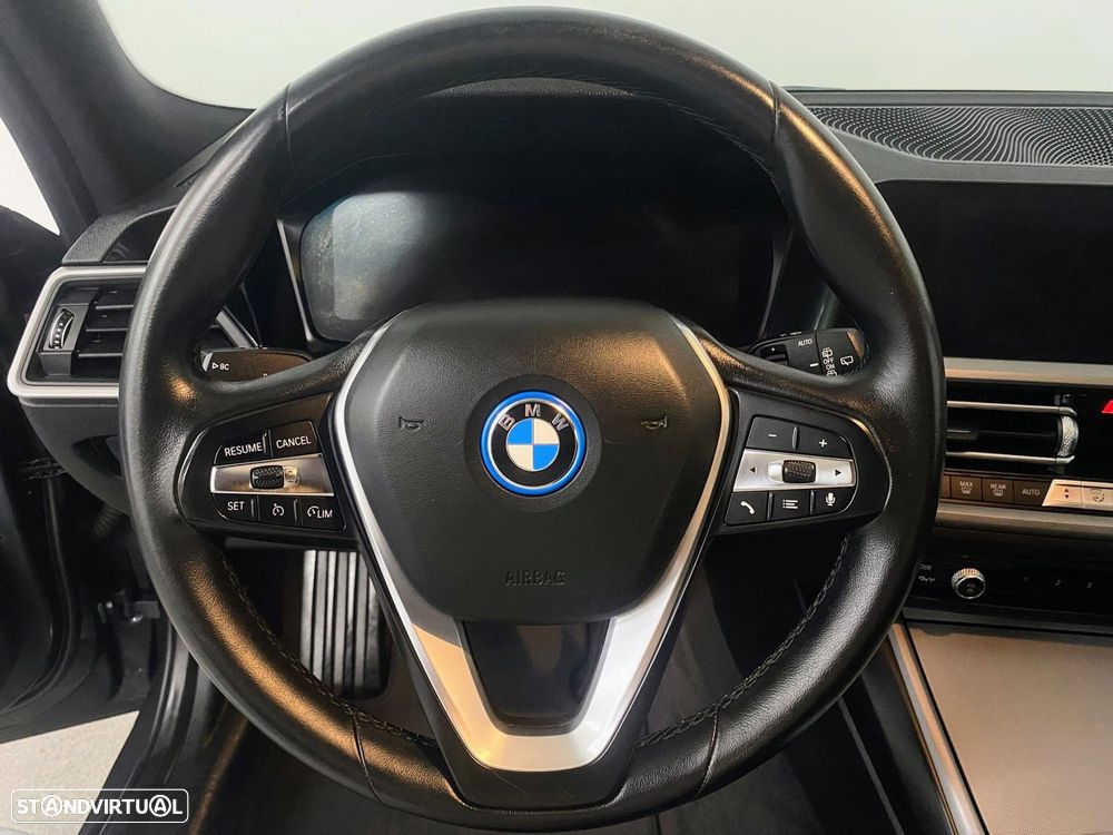 BMW 320 e Touring Corporate Edition Auto - 24