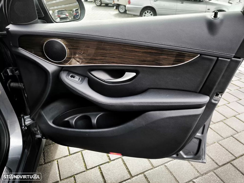 Mercedes-Benz GLC 300 e 4Matic - 36