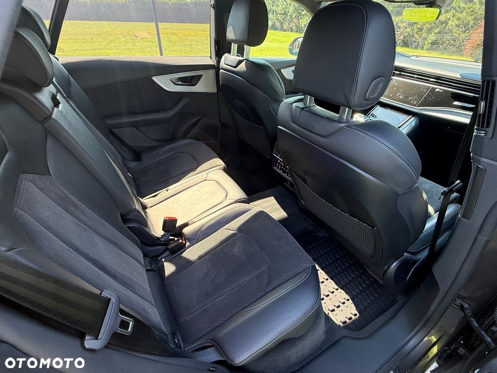 Audi Q8 55 TFSI mHEV Quattro Tiptronic - 25