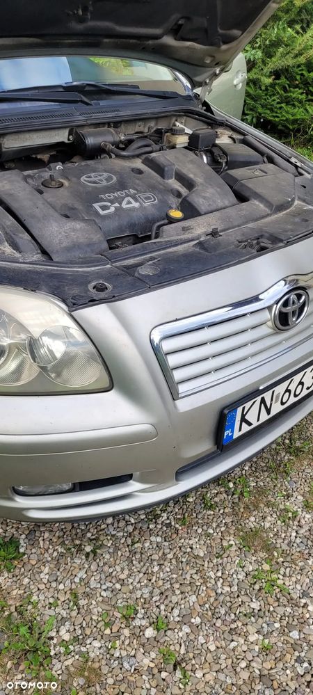 Toyota Avensis - 12