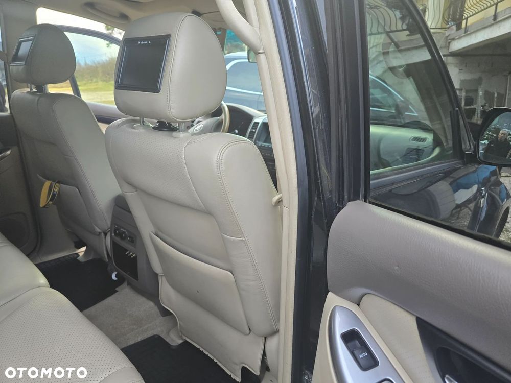 Toyota Land Cruiser 3.0 D X - 10